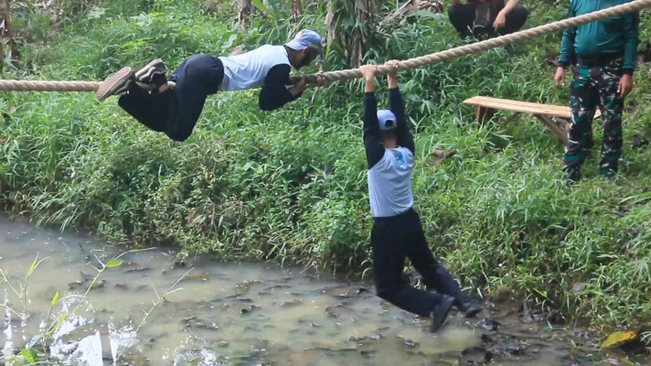 Pengalaman Unik Siswi SMA di Sukabumi Jalani Pelatihan Bersama Pasukan Elite TNI